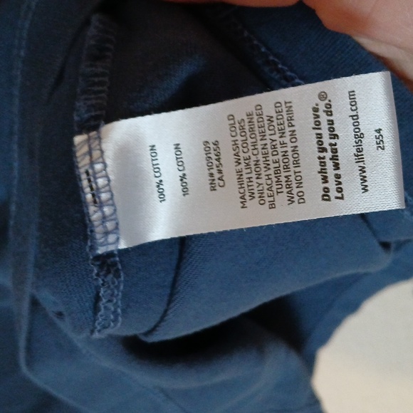 Life Is Good Cardinal Snow Globe Long Sleeve Crusher Tee - Picture 4 of 5